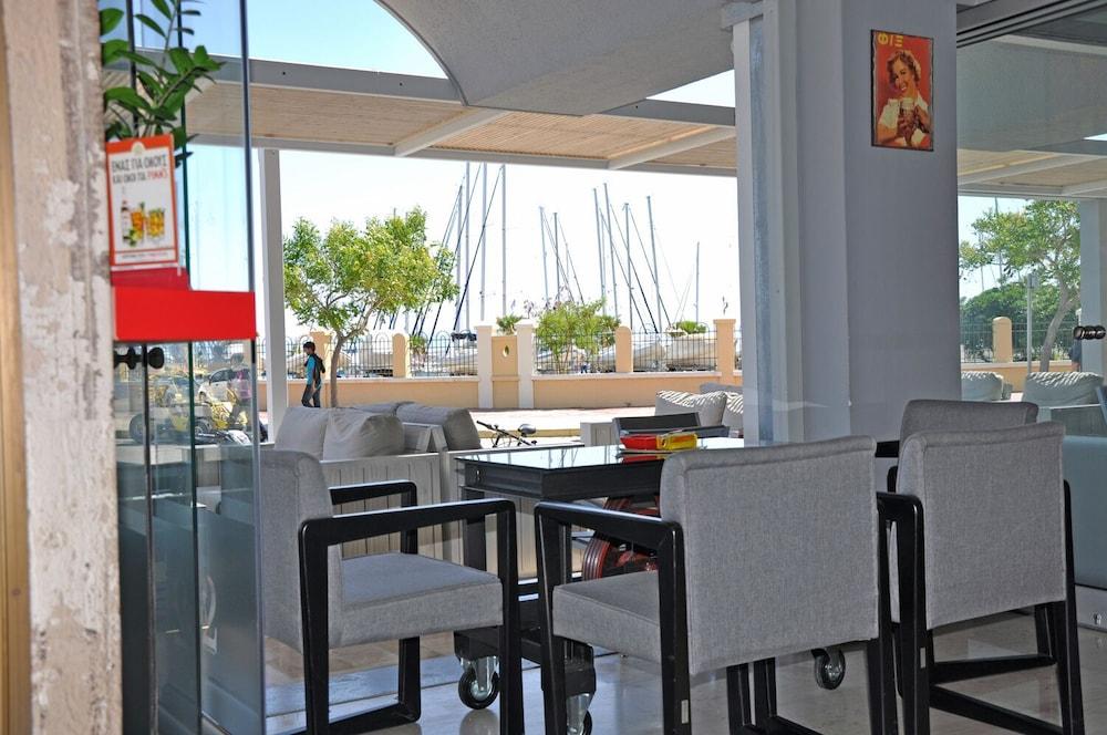 Hotel Zephyros 3*