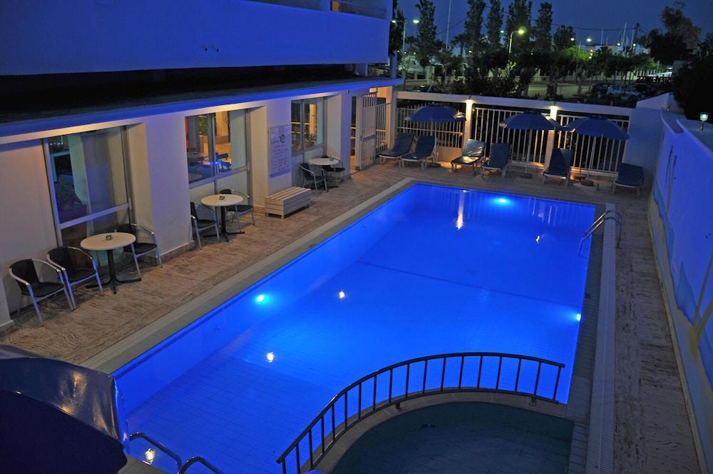 Hotel Zephyros 3*