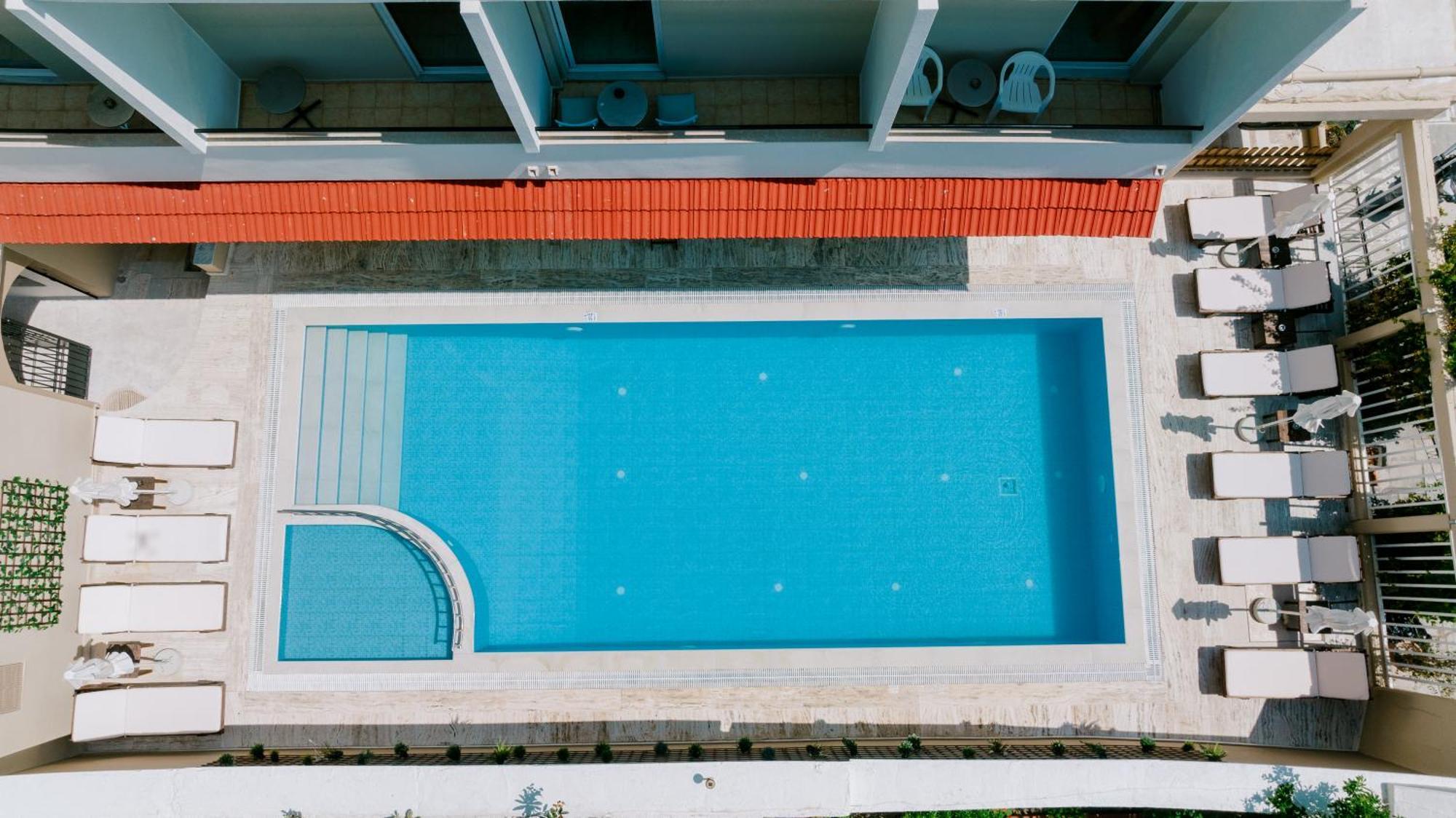 Zephyros Hotel