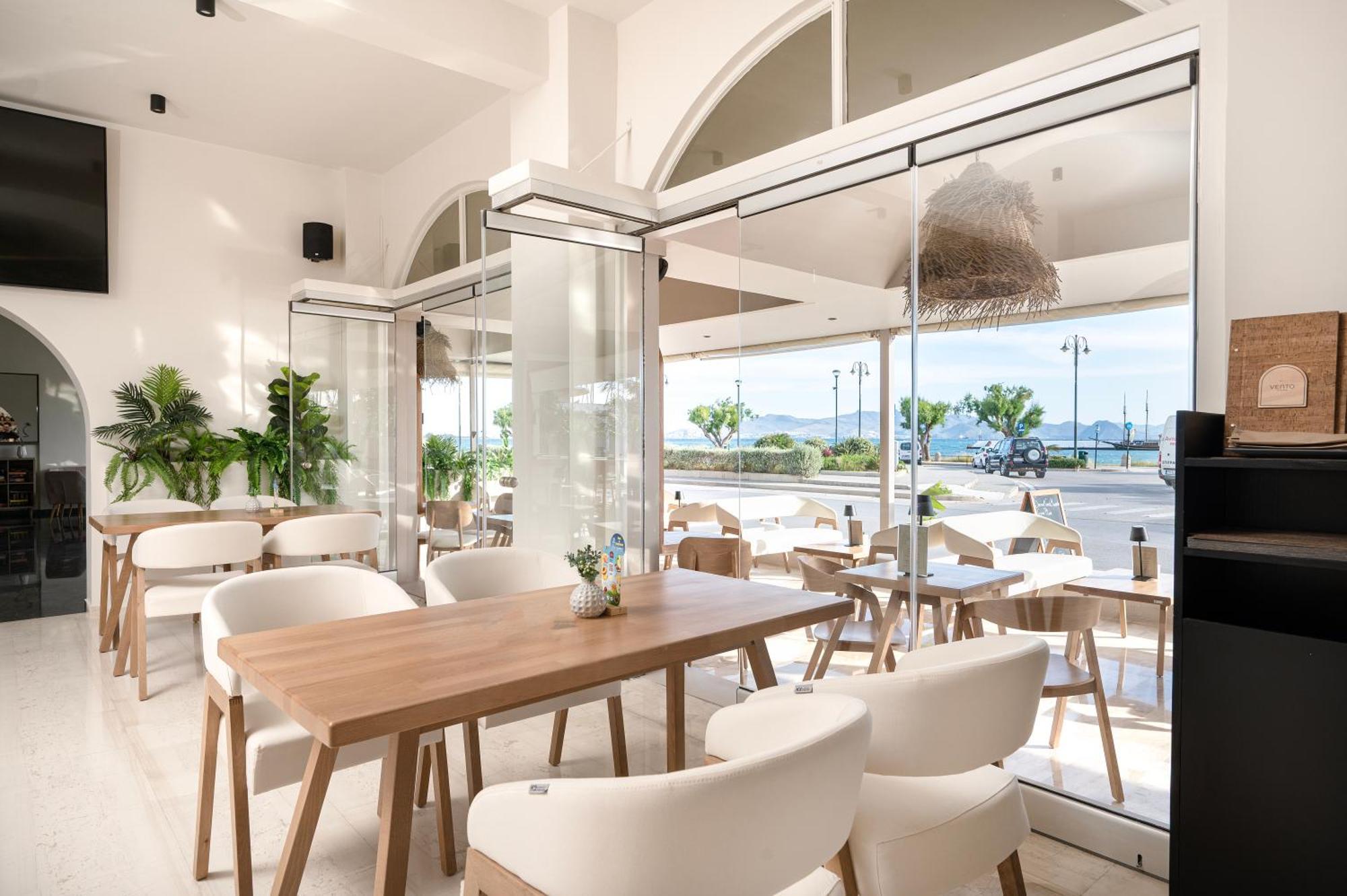 Zephyros Hotel