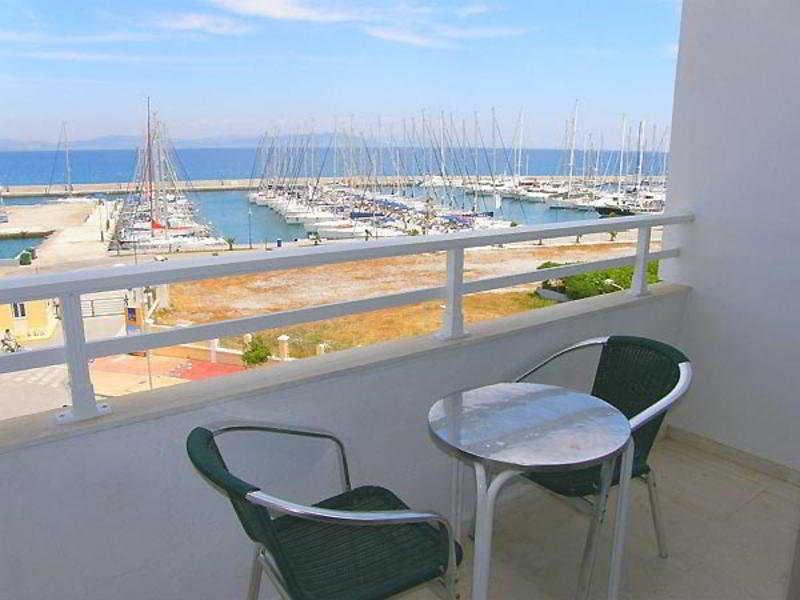 Zephyros Hotel
